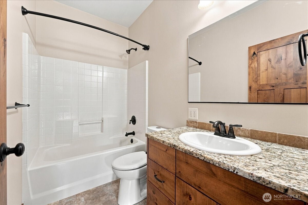 1080 Washington Street Property Photo 19