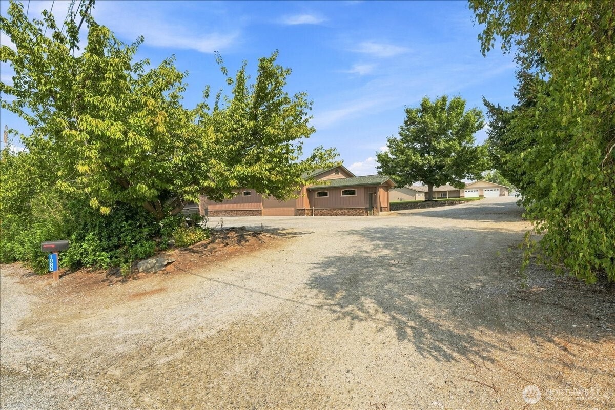 1080 Washington Street Property Photo 32