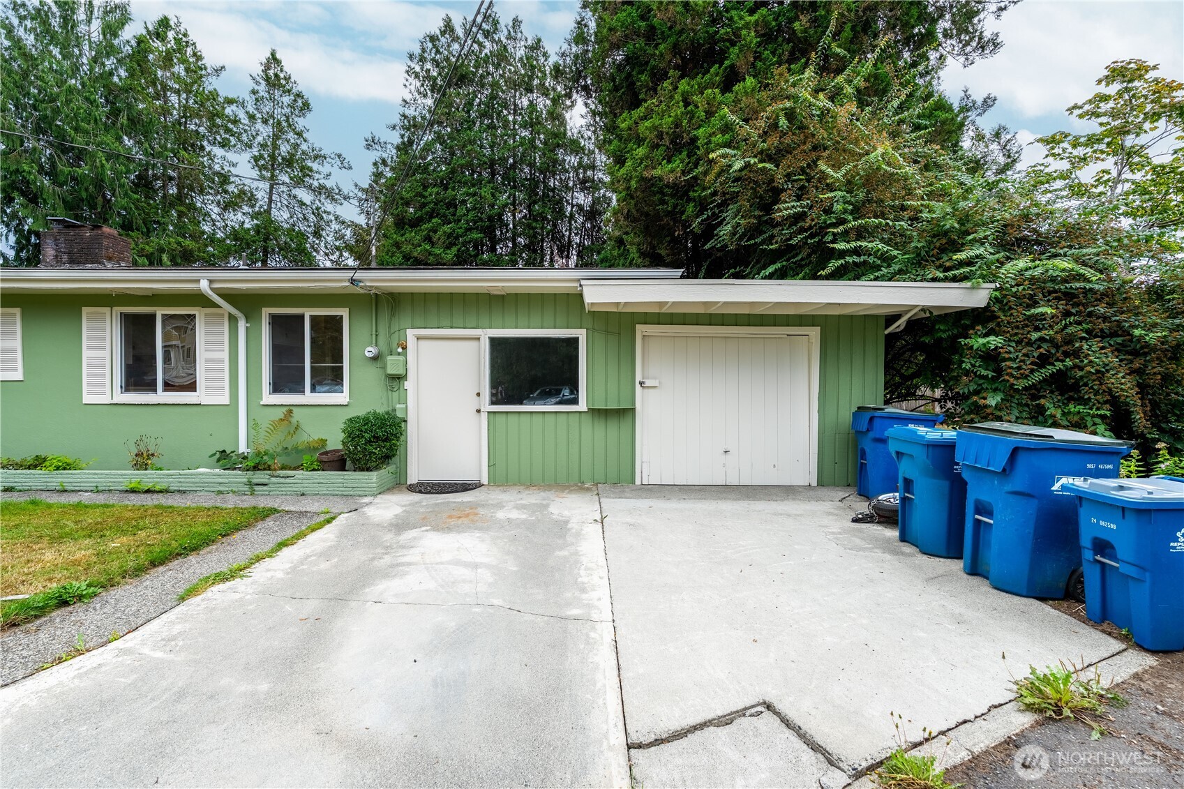 648 Smith Street Property Photo 2
