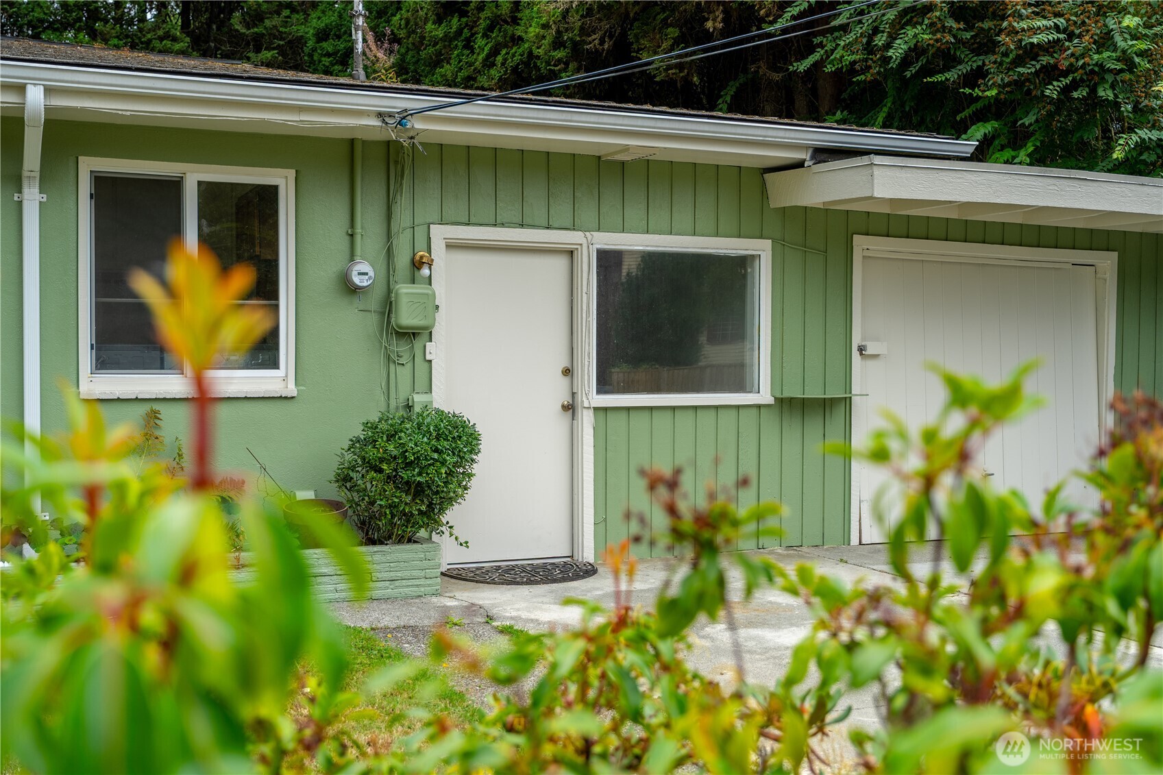 648 Smith Street Property Photo 3