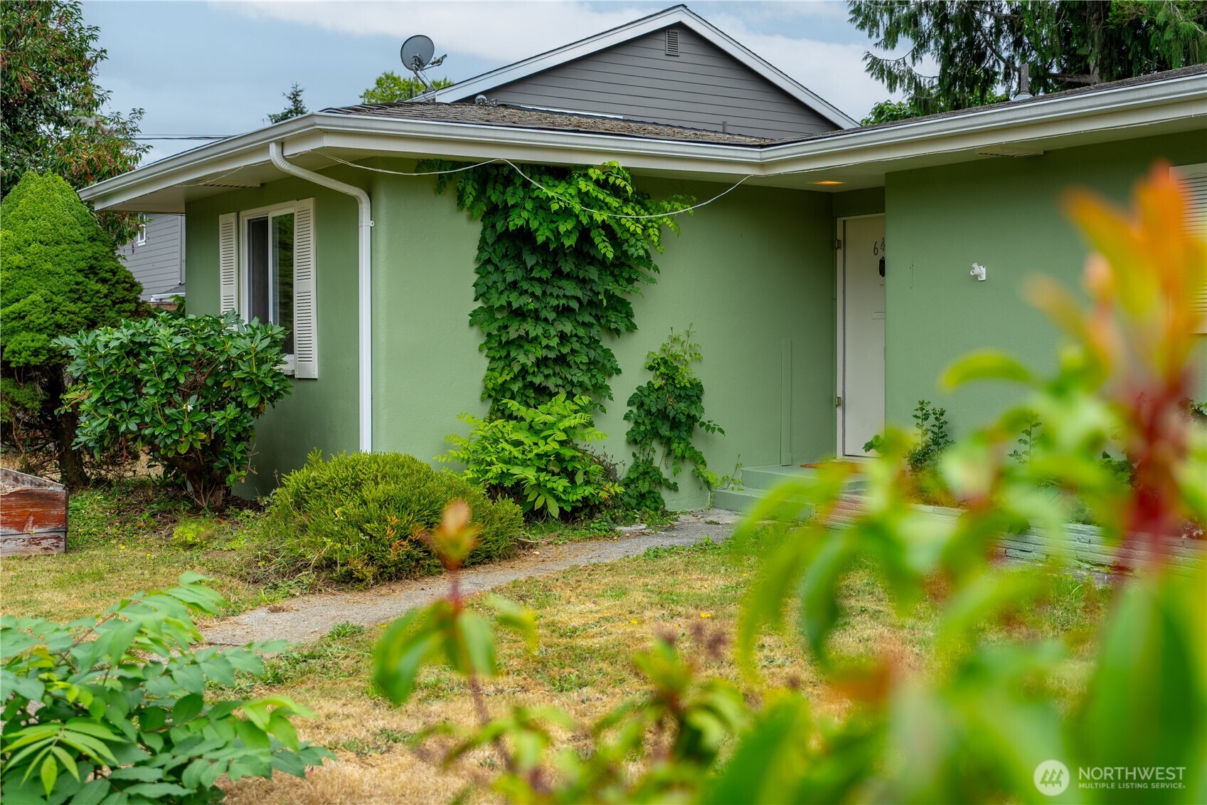 648 Smith Street Property Photo 4