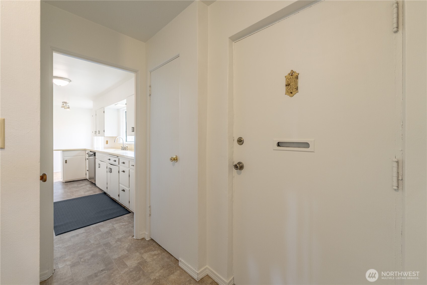 648 Smith Street Property Photo 6