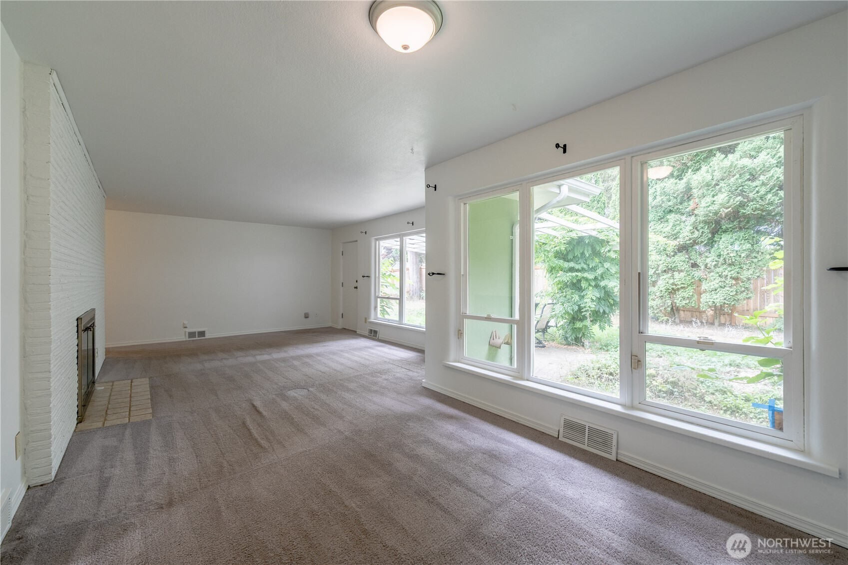 648 Smith Street Property Photo 12
