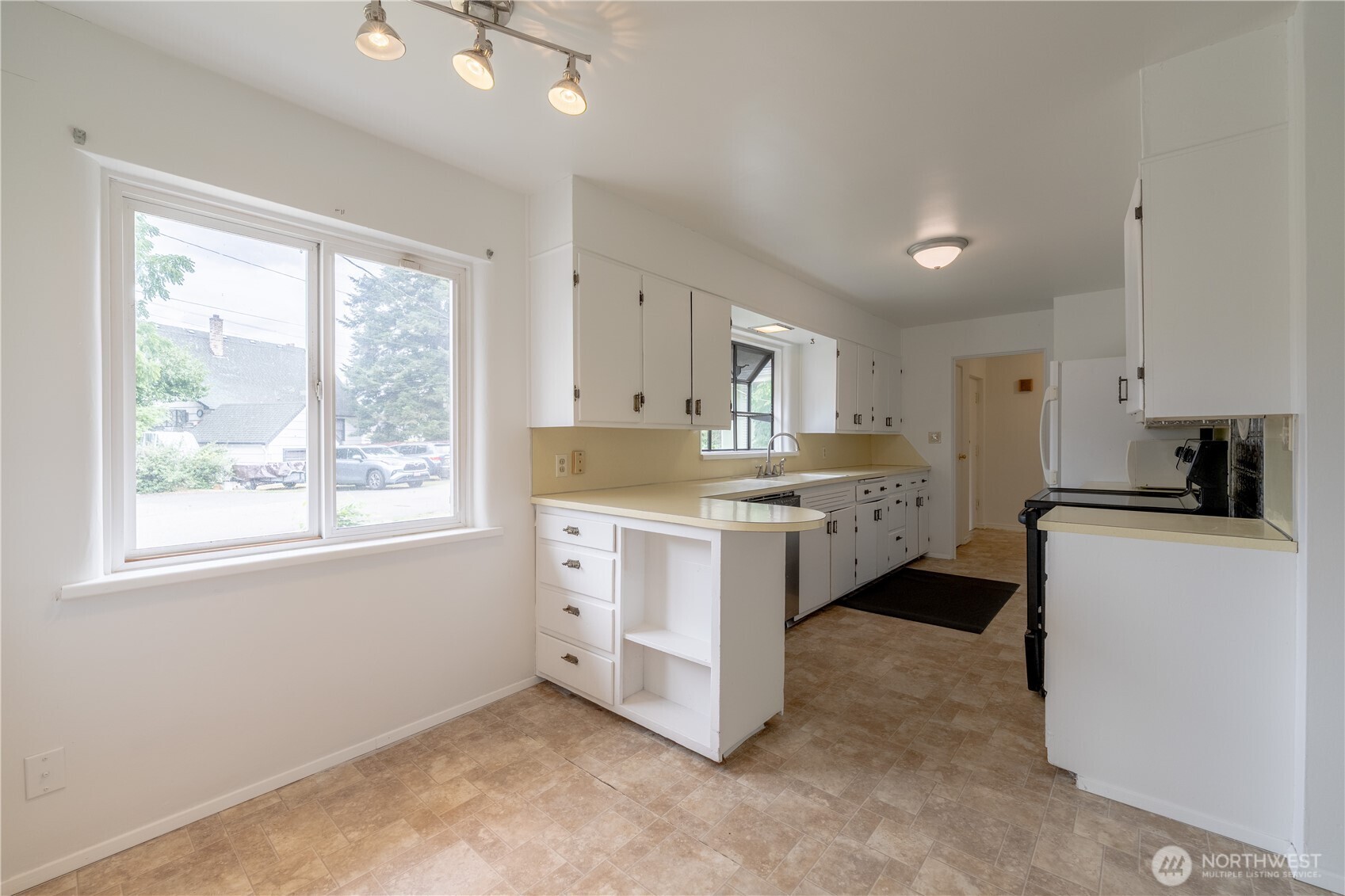 648 Smith Street Property Photo 19