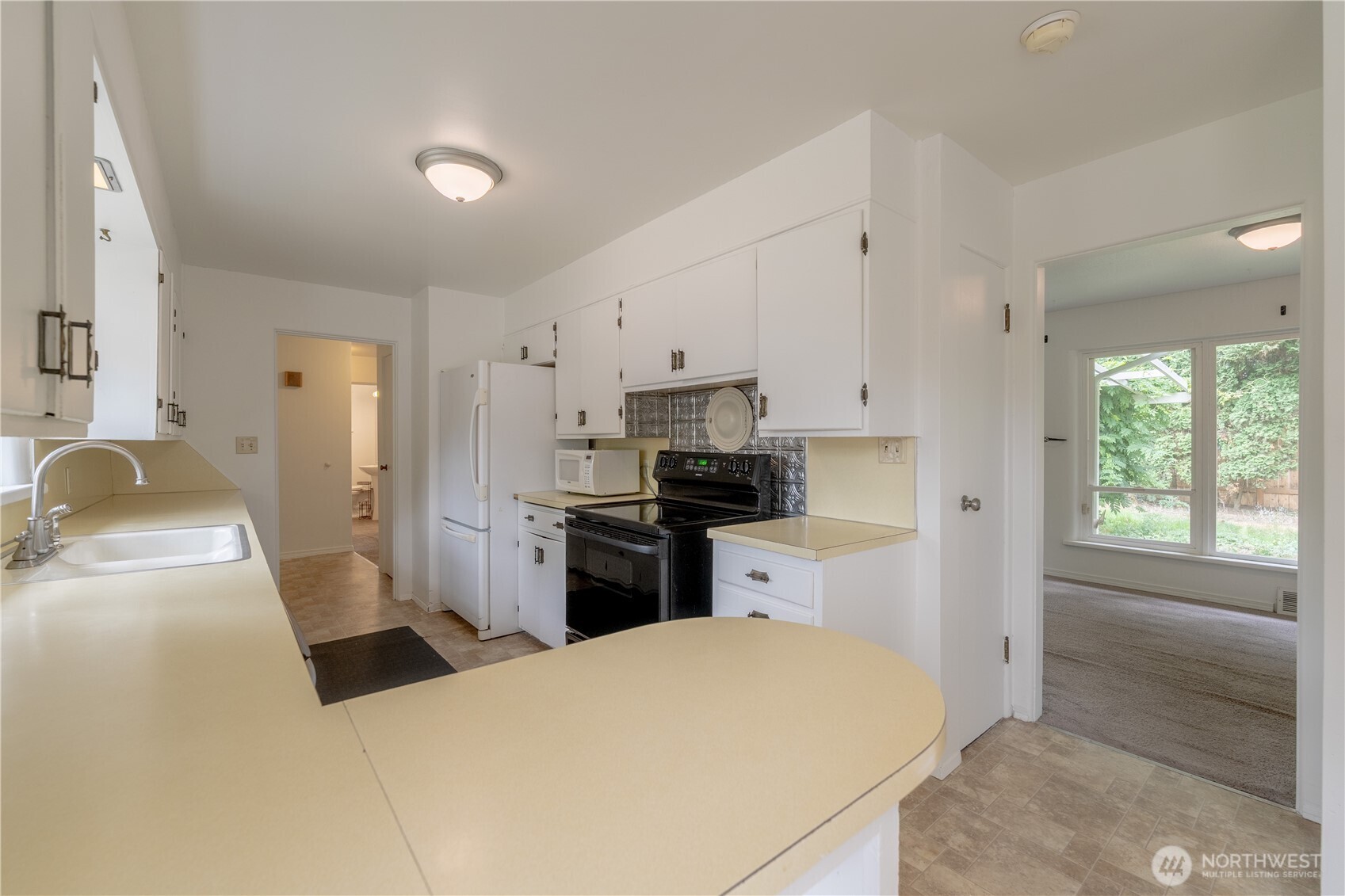 648 Smith Street Property Photo 24