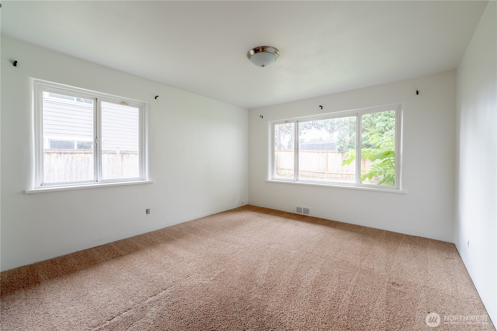 648 Smith Street Property Photo 26