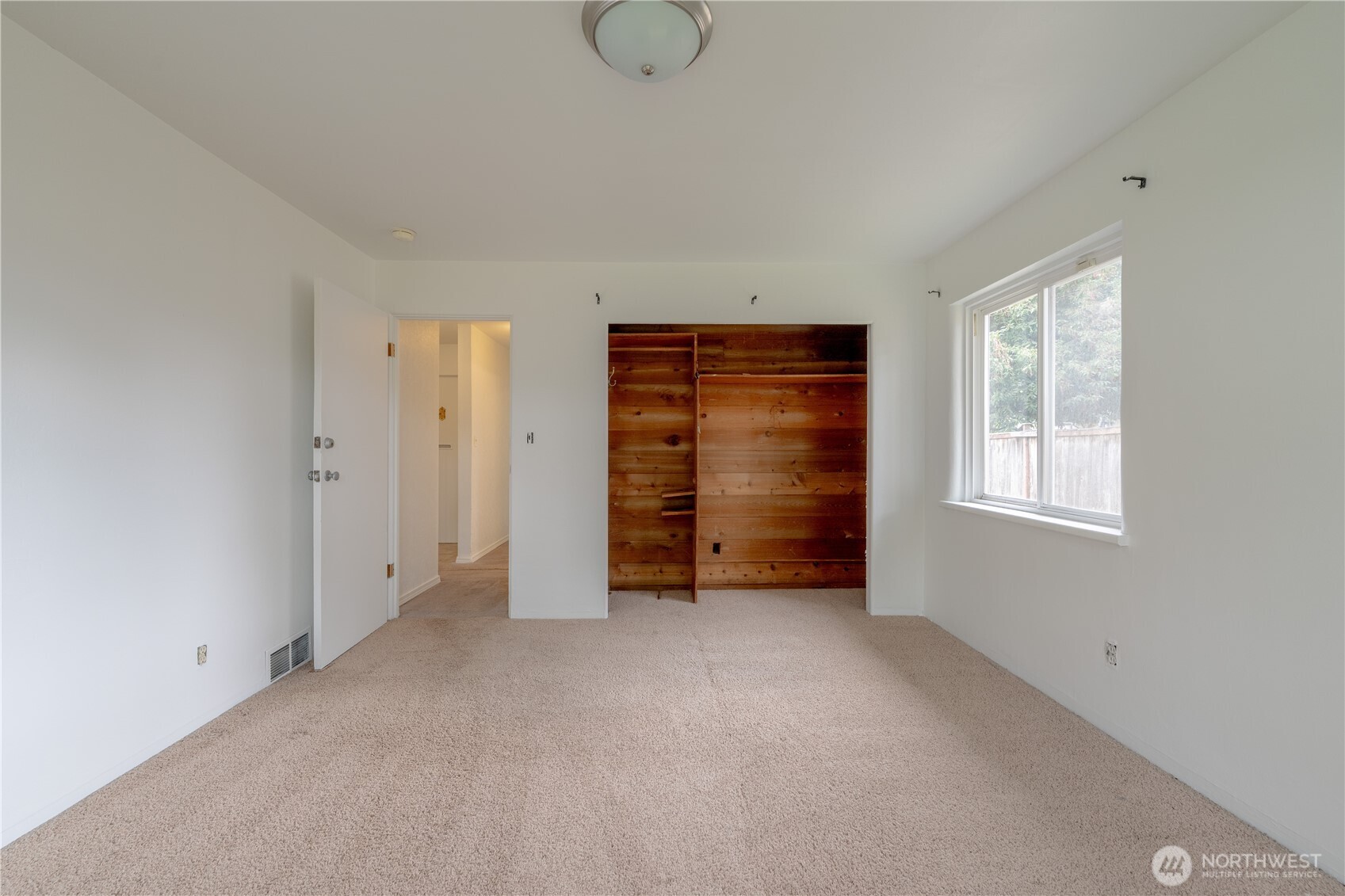 648 Smith Street Property Photo 29