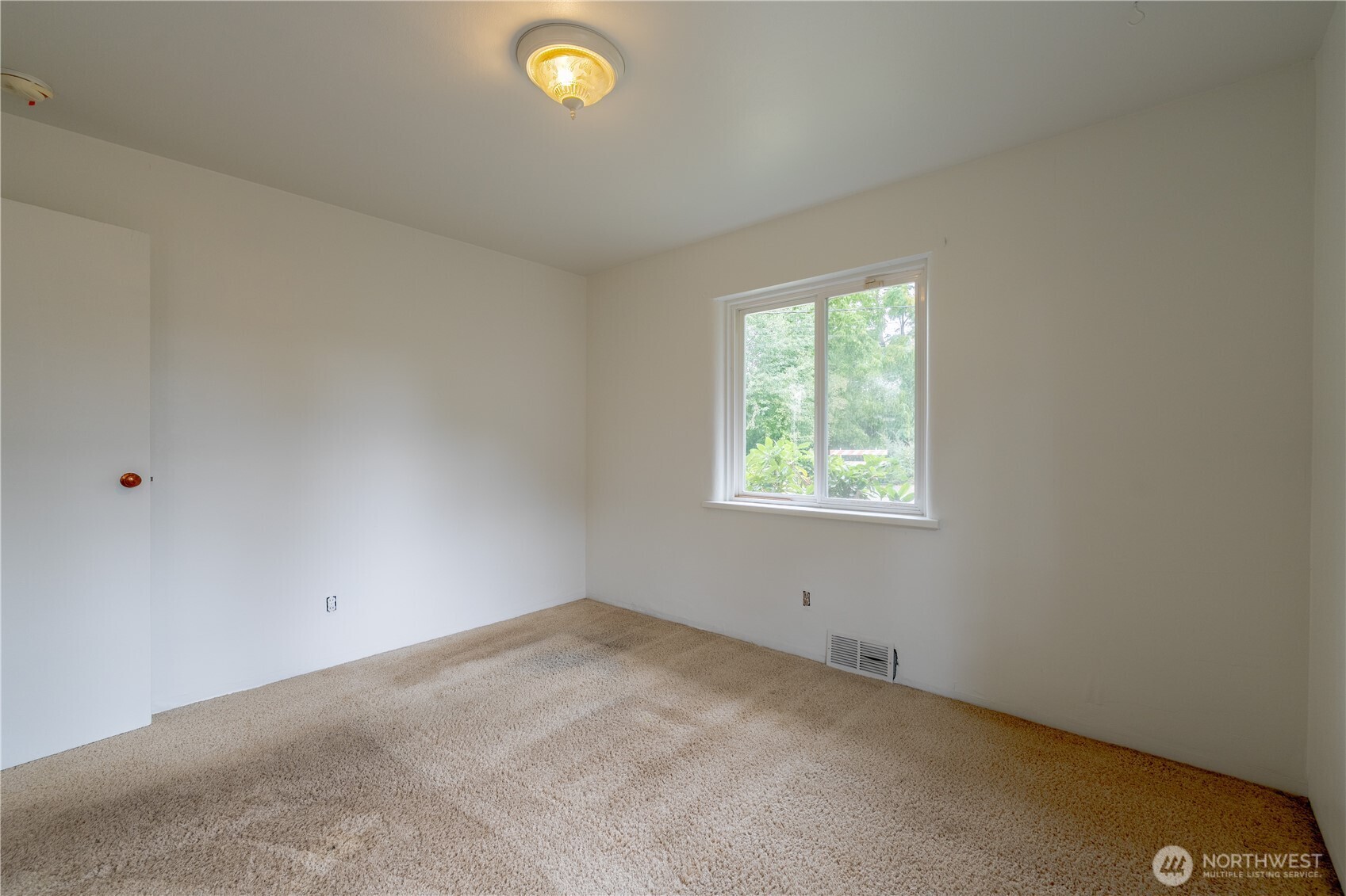 648 Smith Street Property Photo 30