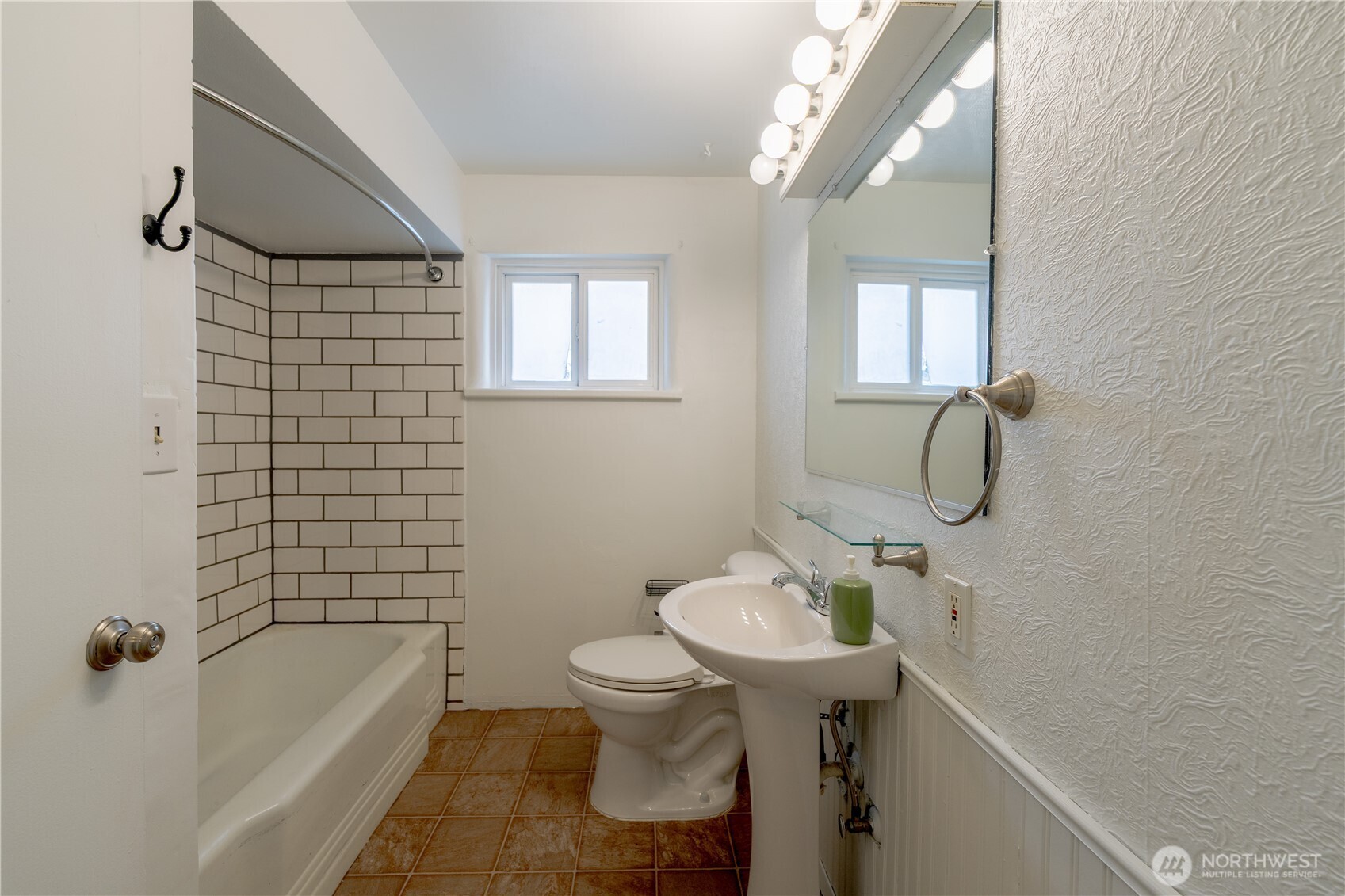648 Smith Street Property Photo 33
