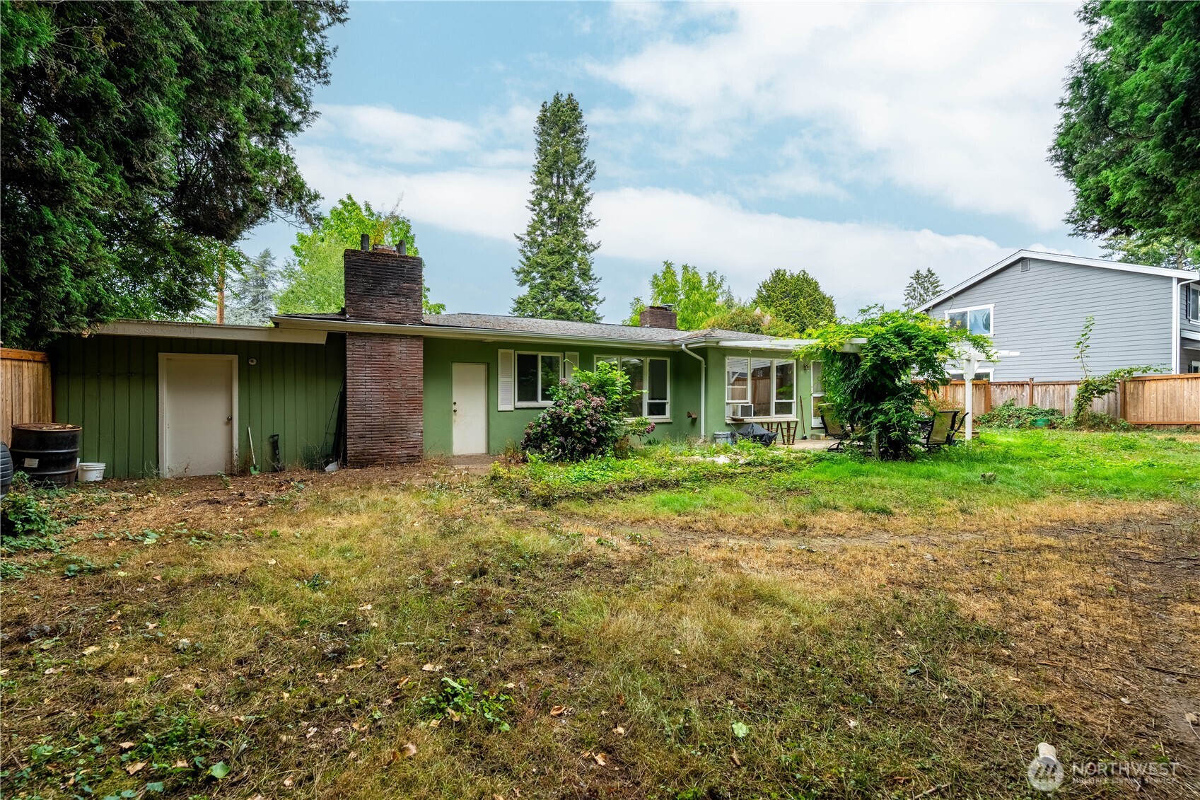 648 Smith Street Property Photo 39
