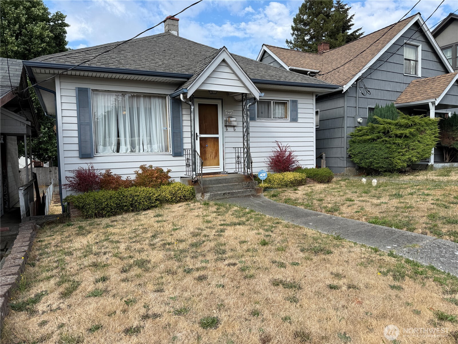1940 4th Street Property Photo 2