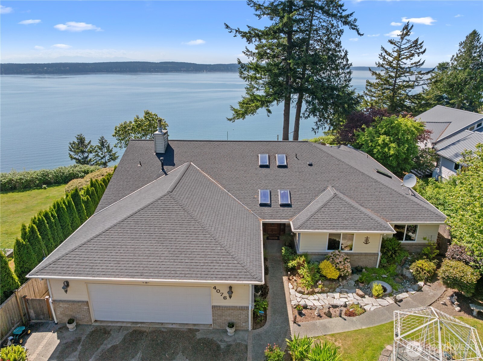 4076 S Camano Drive Property Photo 2