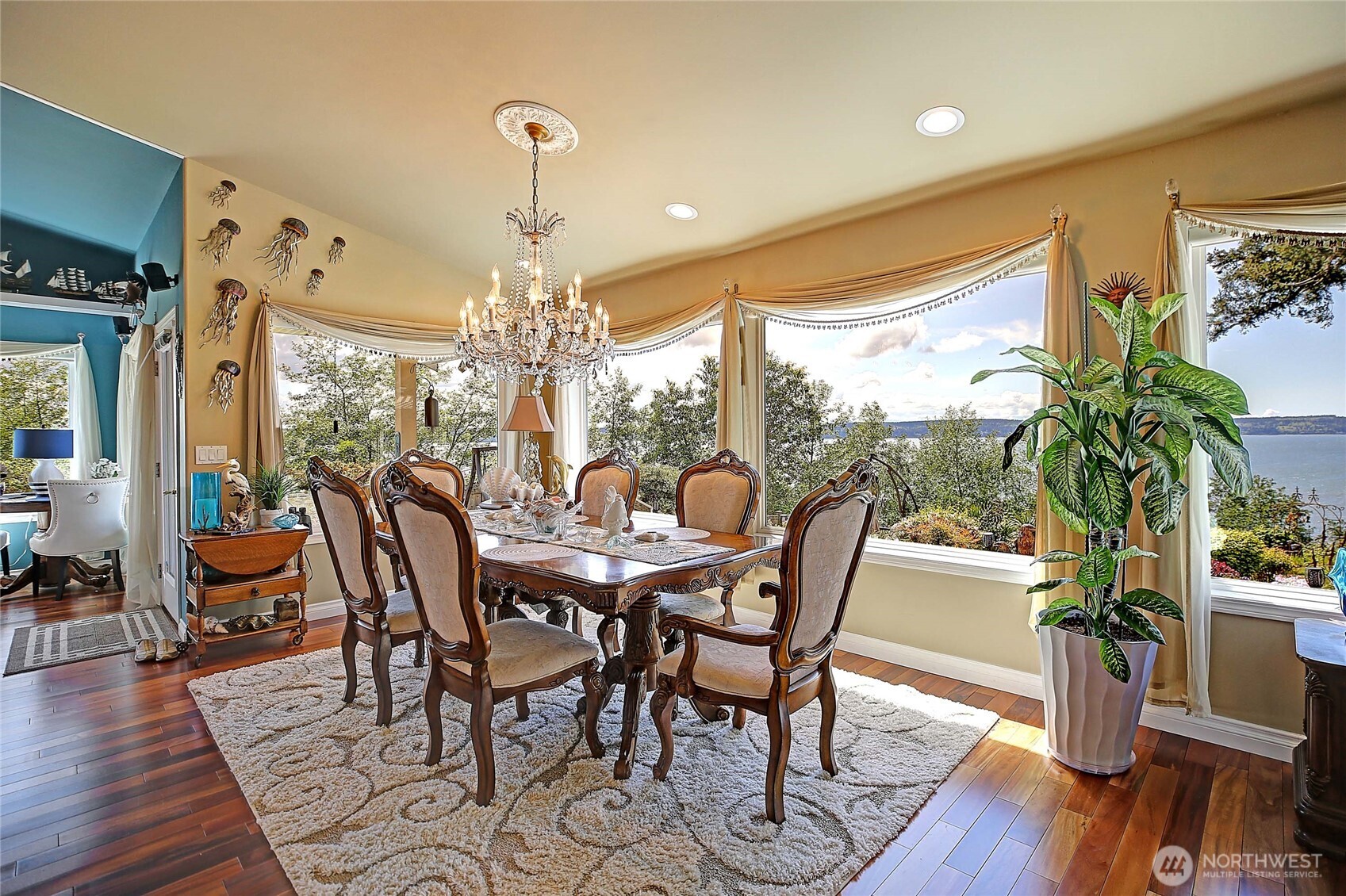 4076 S Camano Drive Property Photo 5