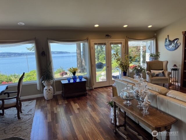 4076 S Camano Drive Property Photo 6