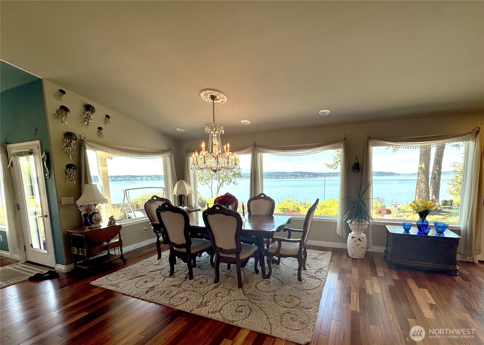 4076 S Camano Drive Property Photo 9