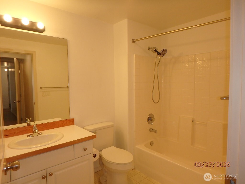 18621 Blueberry Lane A206 Property Photo 9