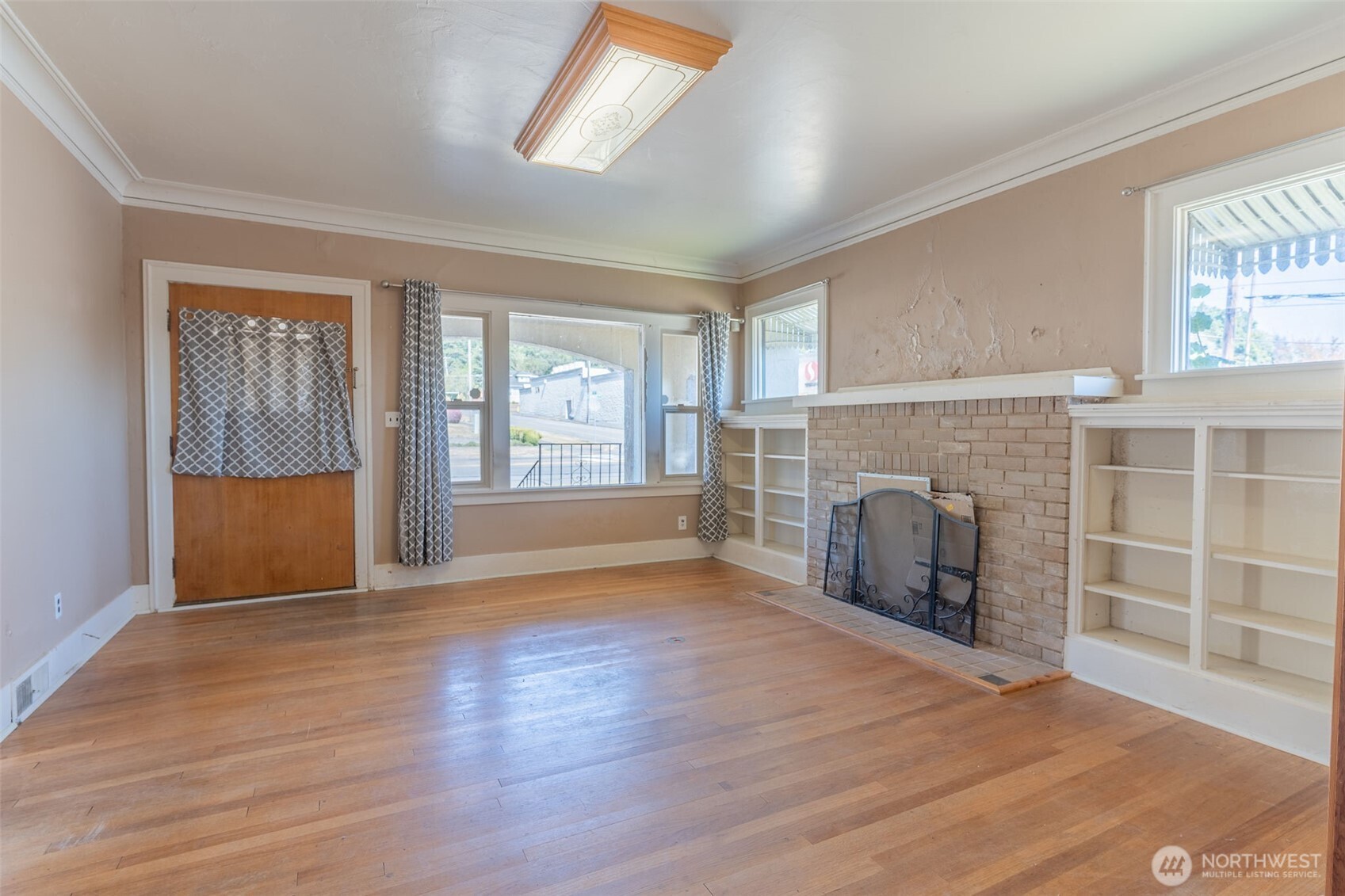 1079 S Market Boulevard Property Photo 5