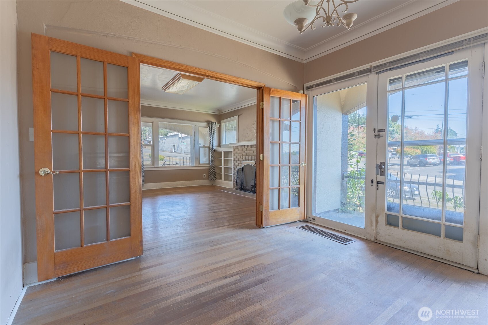 1079 S Market Boulevard Property Photo 8