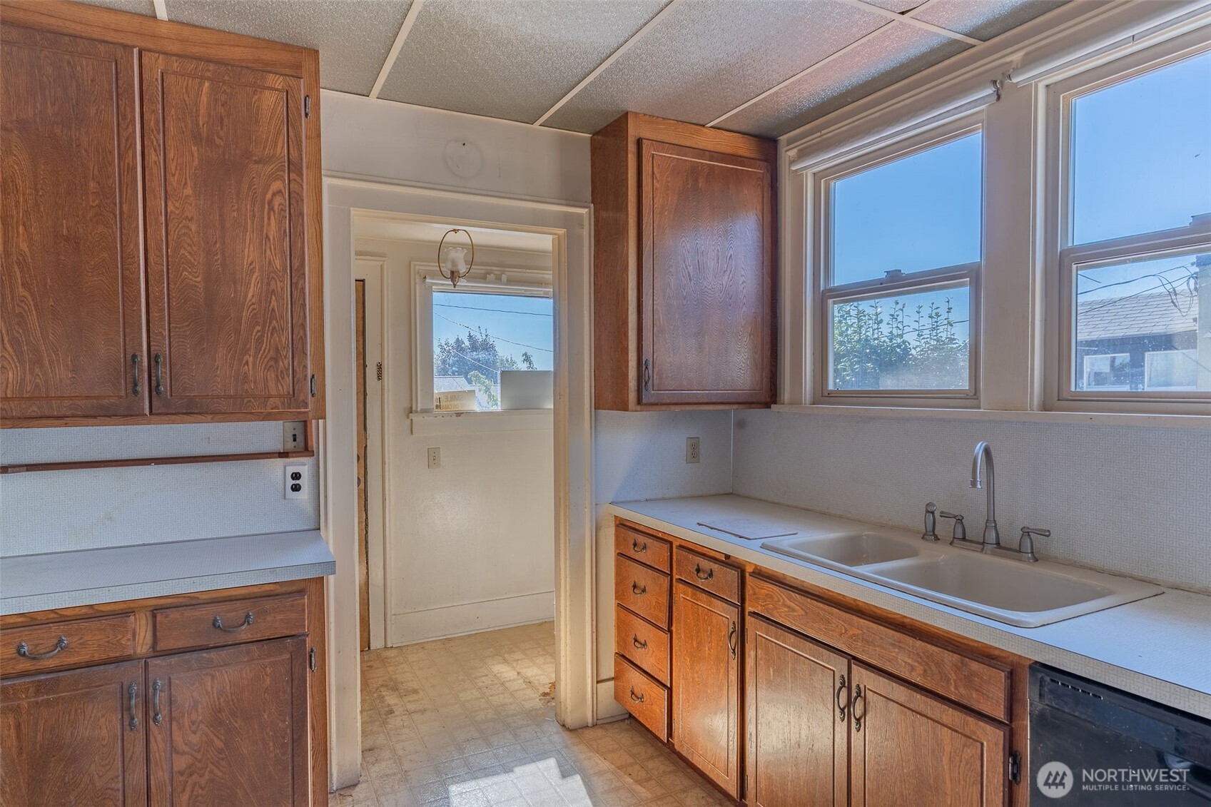 1079 S Market Boulevard Property Photo 11