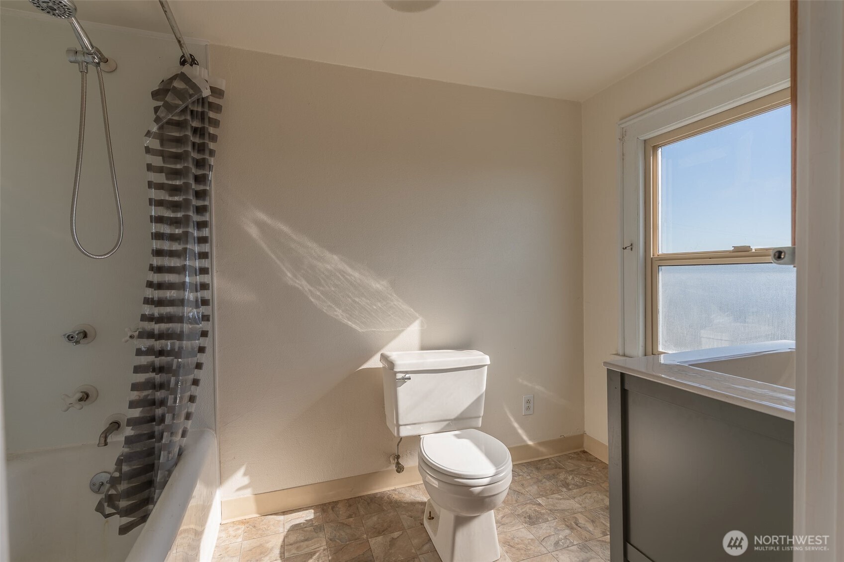1079 S Market Boulevard Property Photo 15