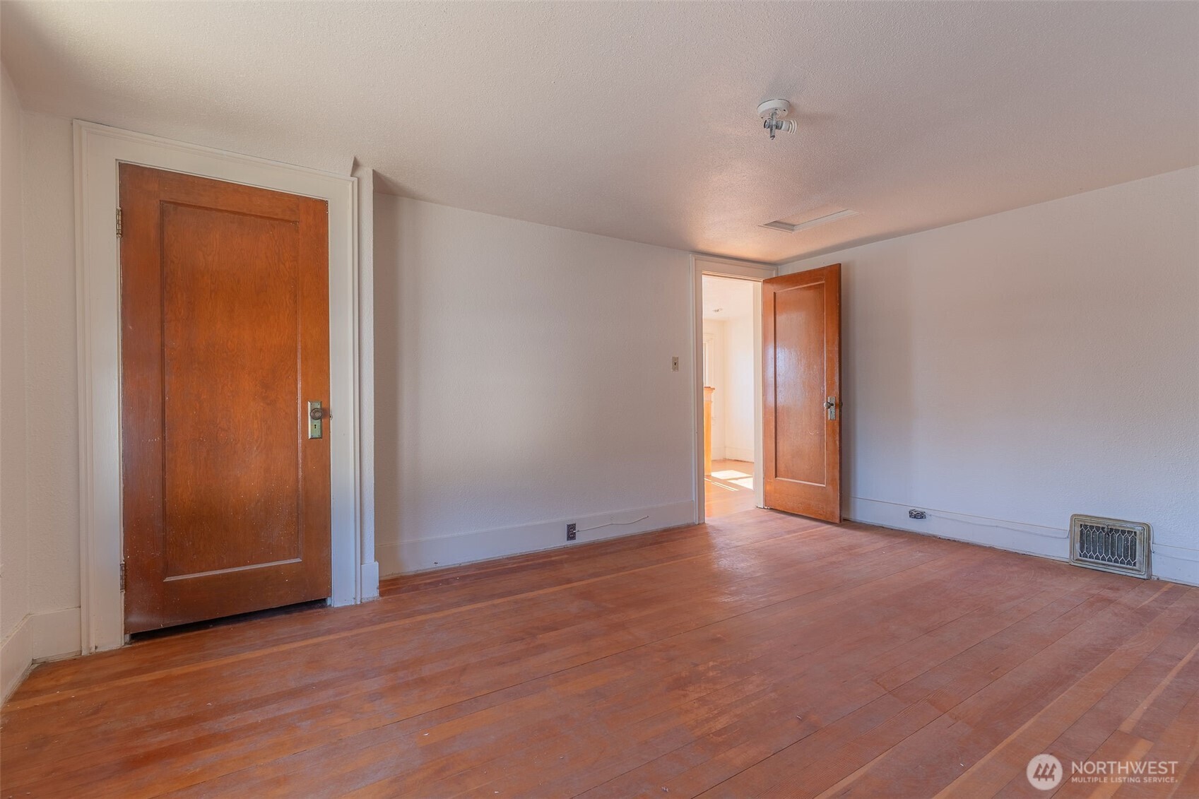 1079 S Market Boulevard Property Photo 17