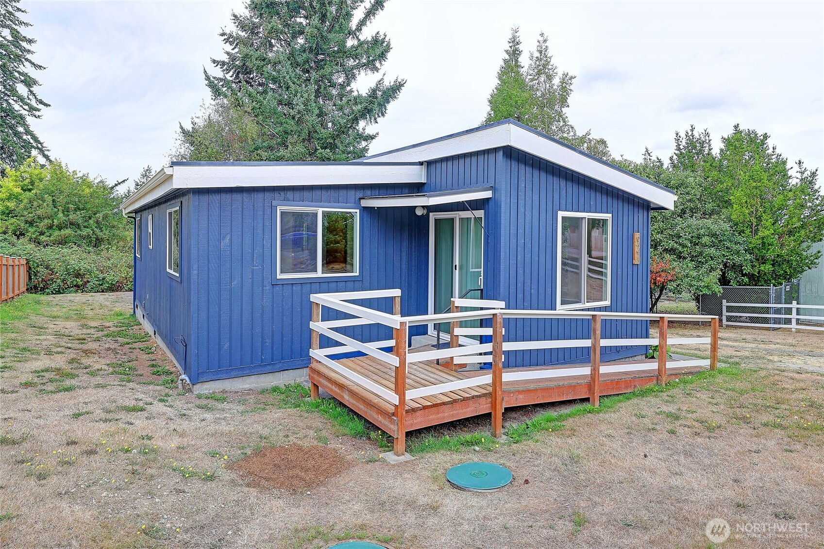 921 James Way Property Photo 2