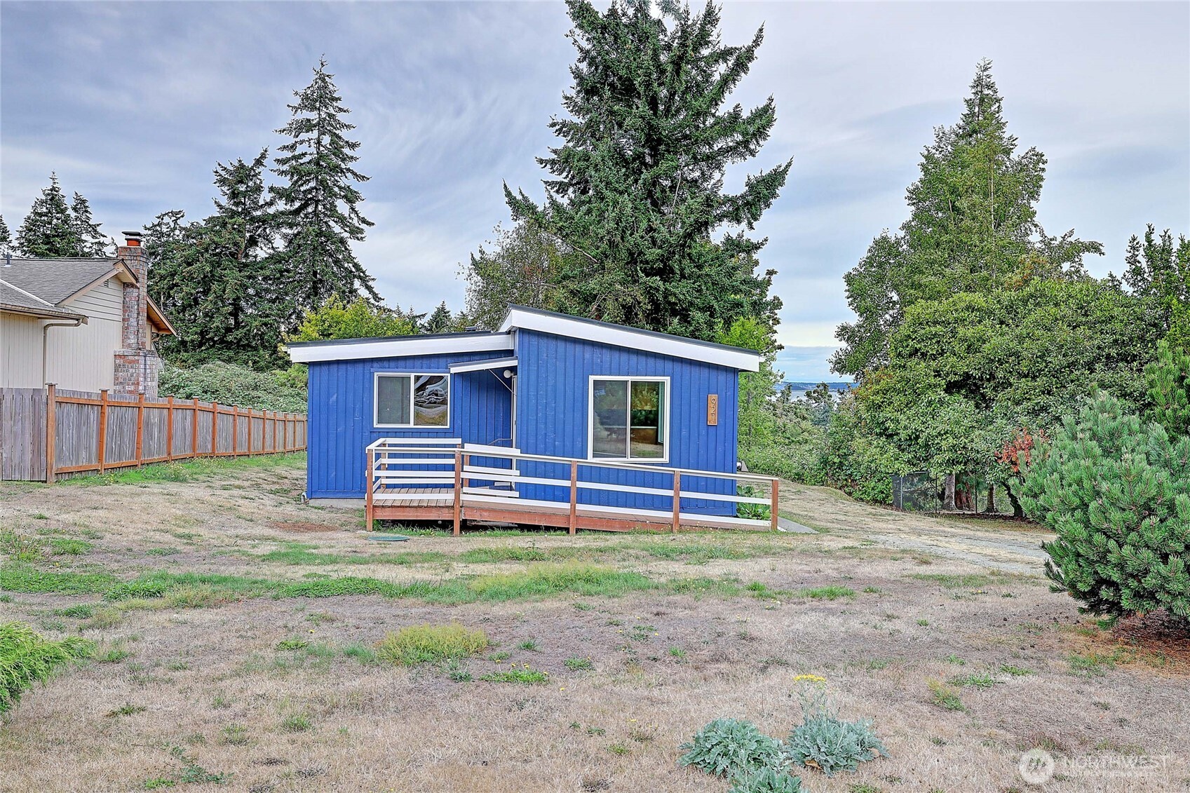 921 James Way Property Photo 3