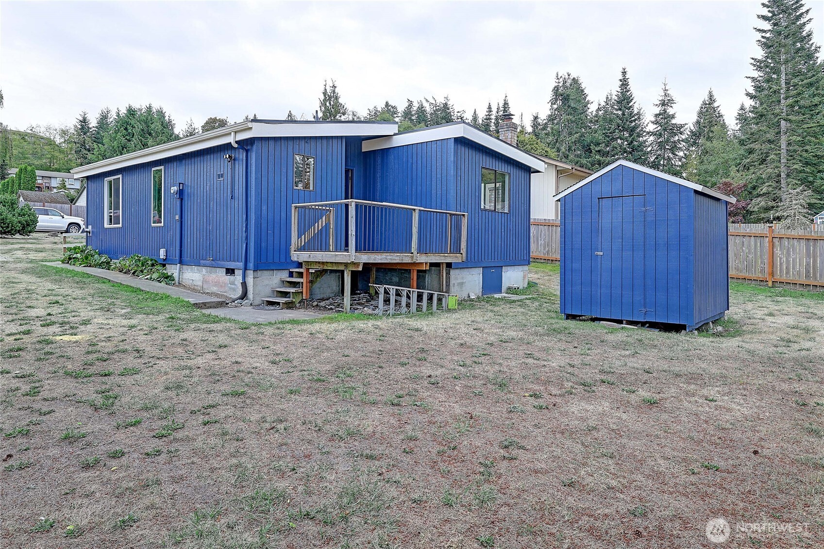 921 James Way Property Photo 4