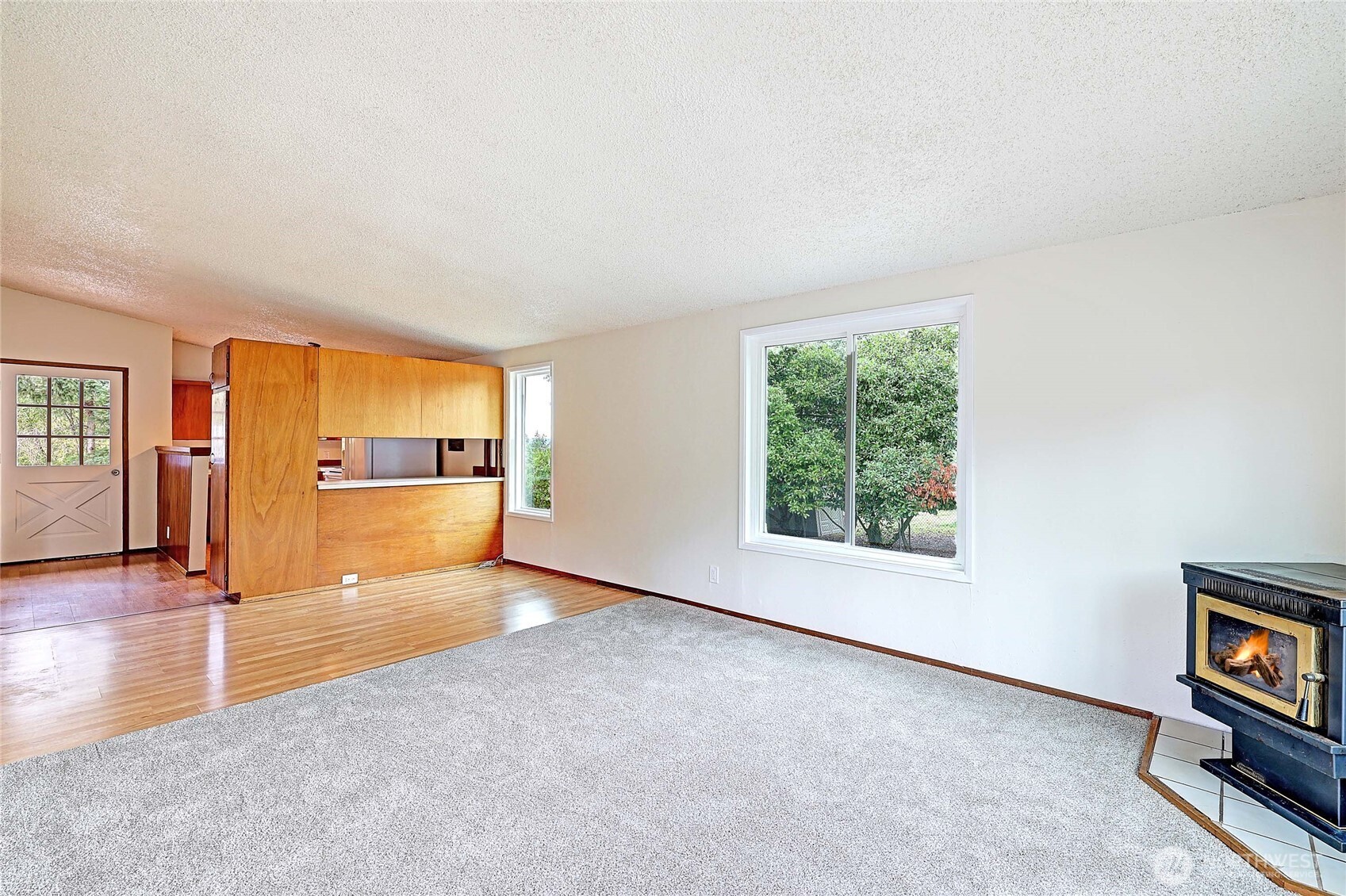 921 James Way Property Photo 9
