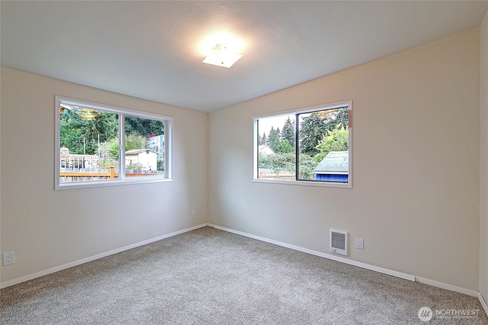 921 James Way Property Photo 14