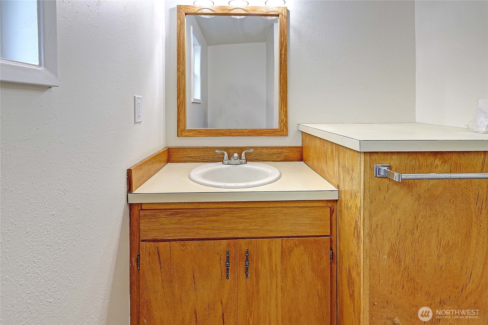 921 James Way Property Photo 17