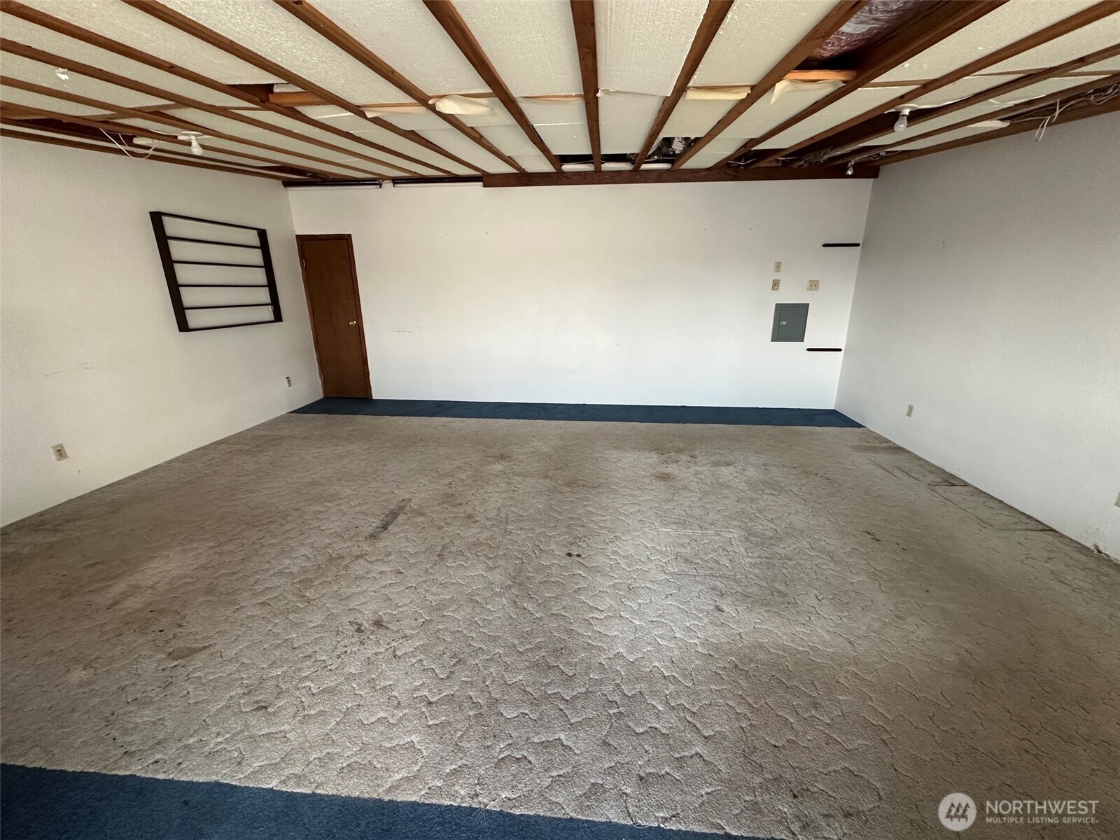 34 E Glass Avenue Property Photo 5
