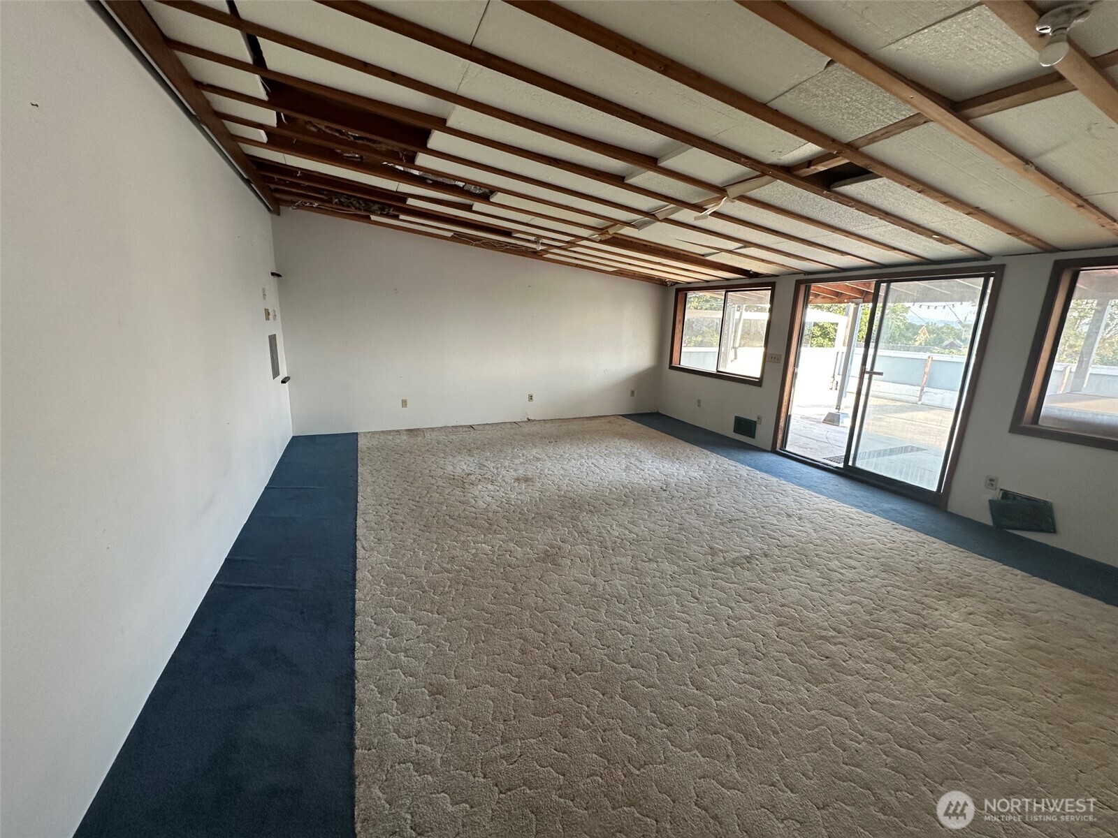 34 E Glass Avenue Property Photo 7