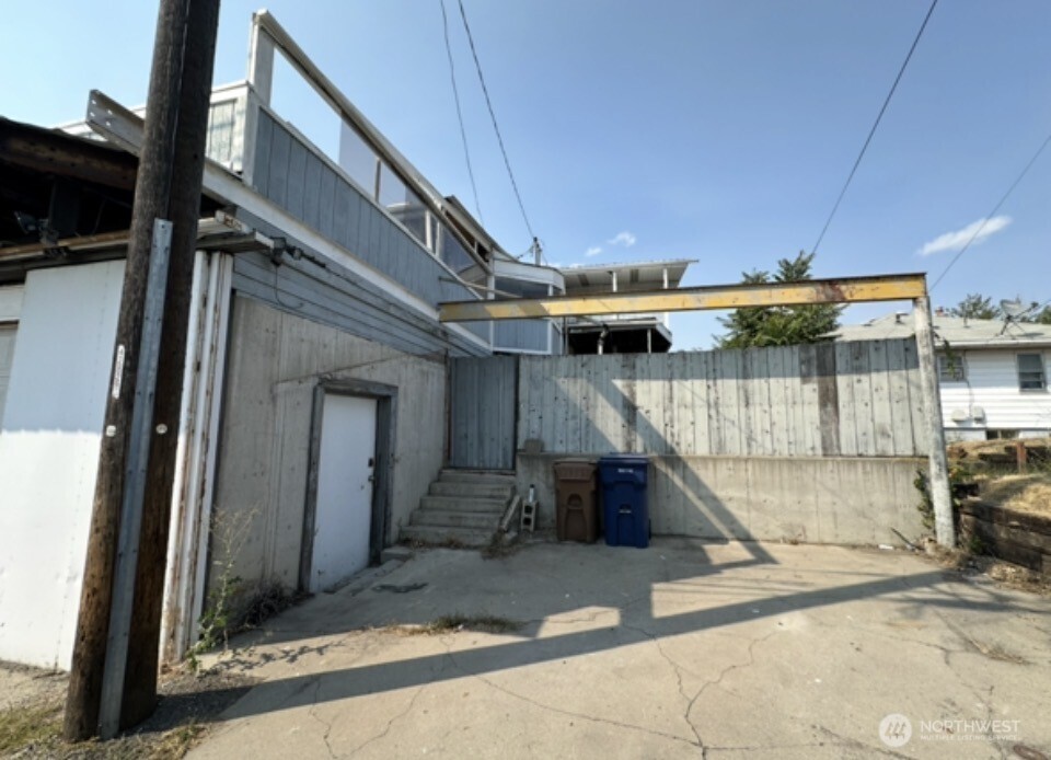 34 E Glass Avenue Property Photo 14