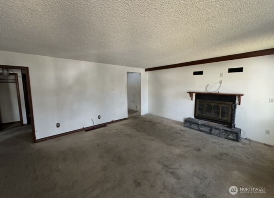 34 E Glass Avenue Property Photo 15
