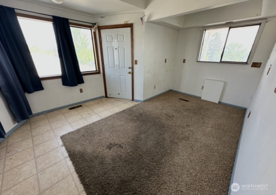 34 E Glass Avenue Property Photo 19