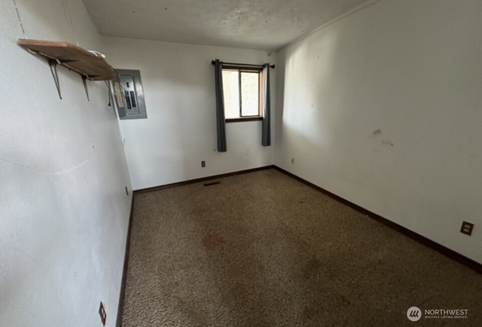 34 E Glass Avenue Property Photo 21