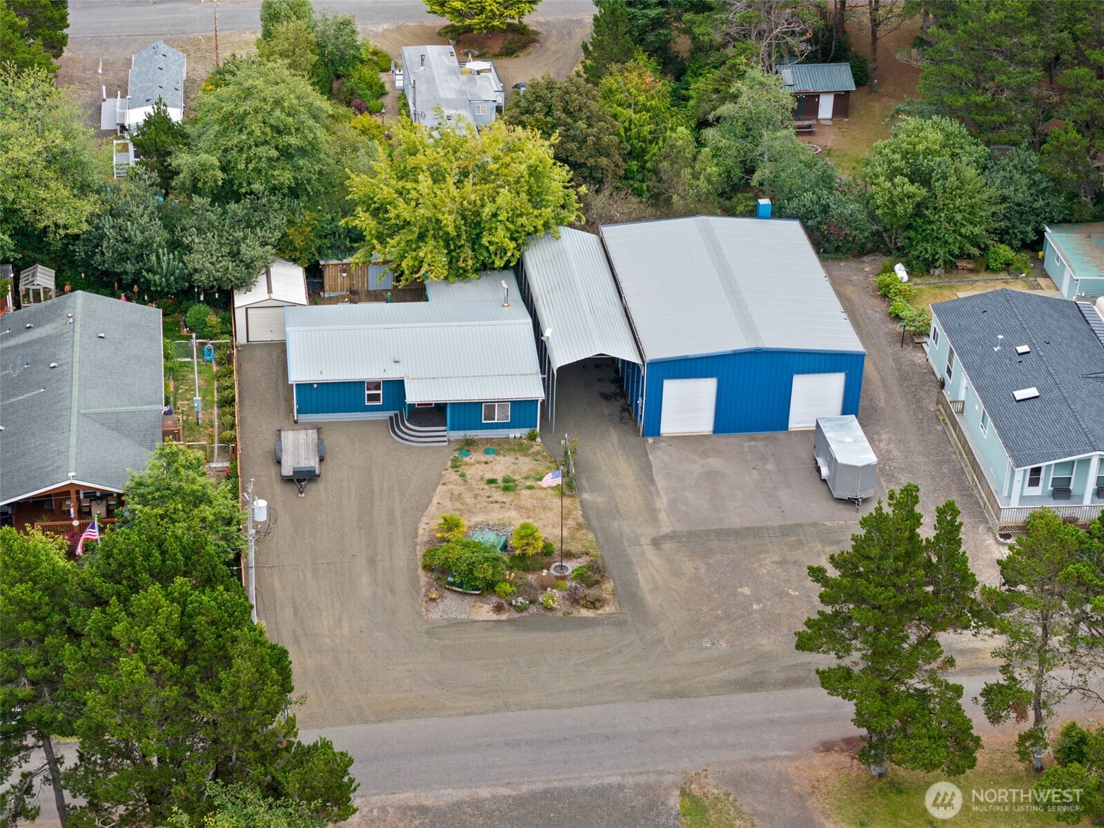 1402 & 1406 Sandy Drive Property Photo 4