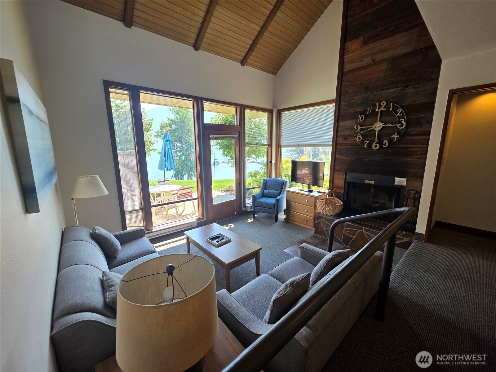 1 Nekquelekin 413-e Property Photo 1