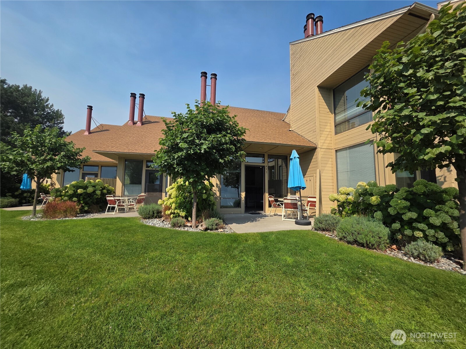1 Nekquelekin 413-e Property Photo 3