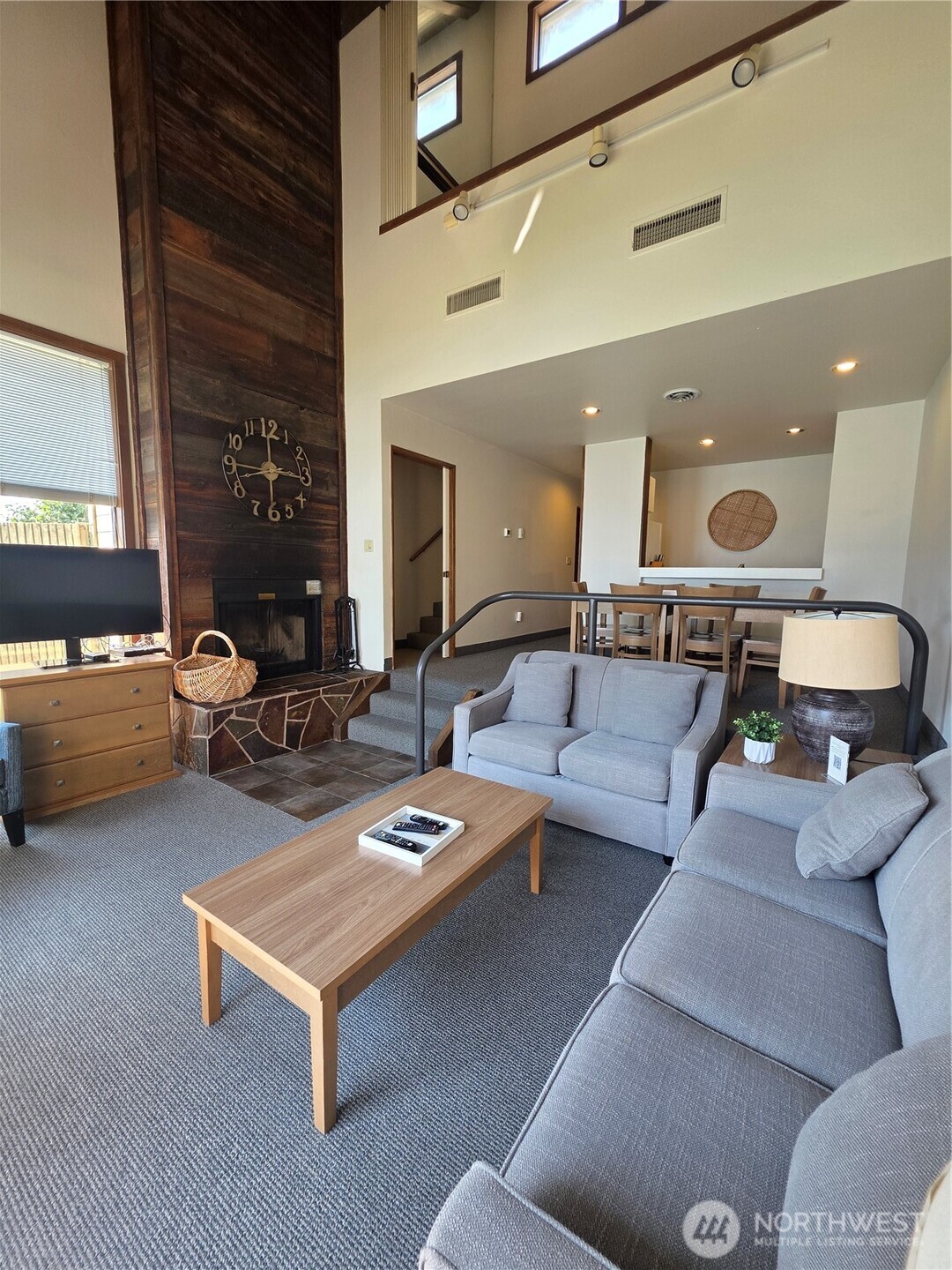 1 Nekquelekin 413-e Property Photo 7