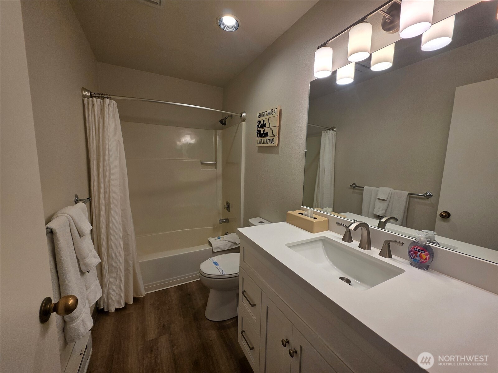 1 Nekquelekin 413-e Property Photo 13