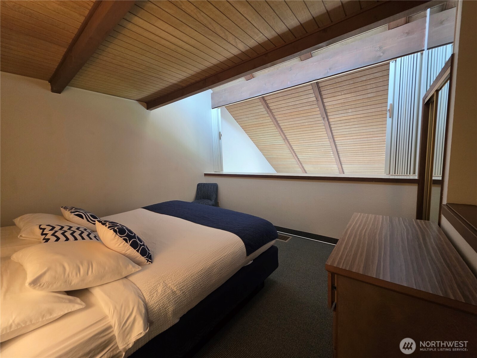 1 Nekquelekin 413-e Property Photo 15