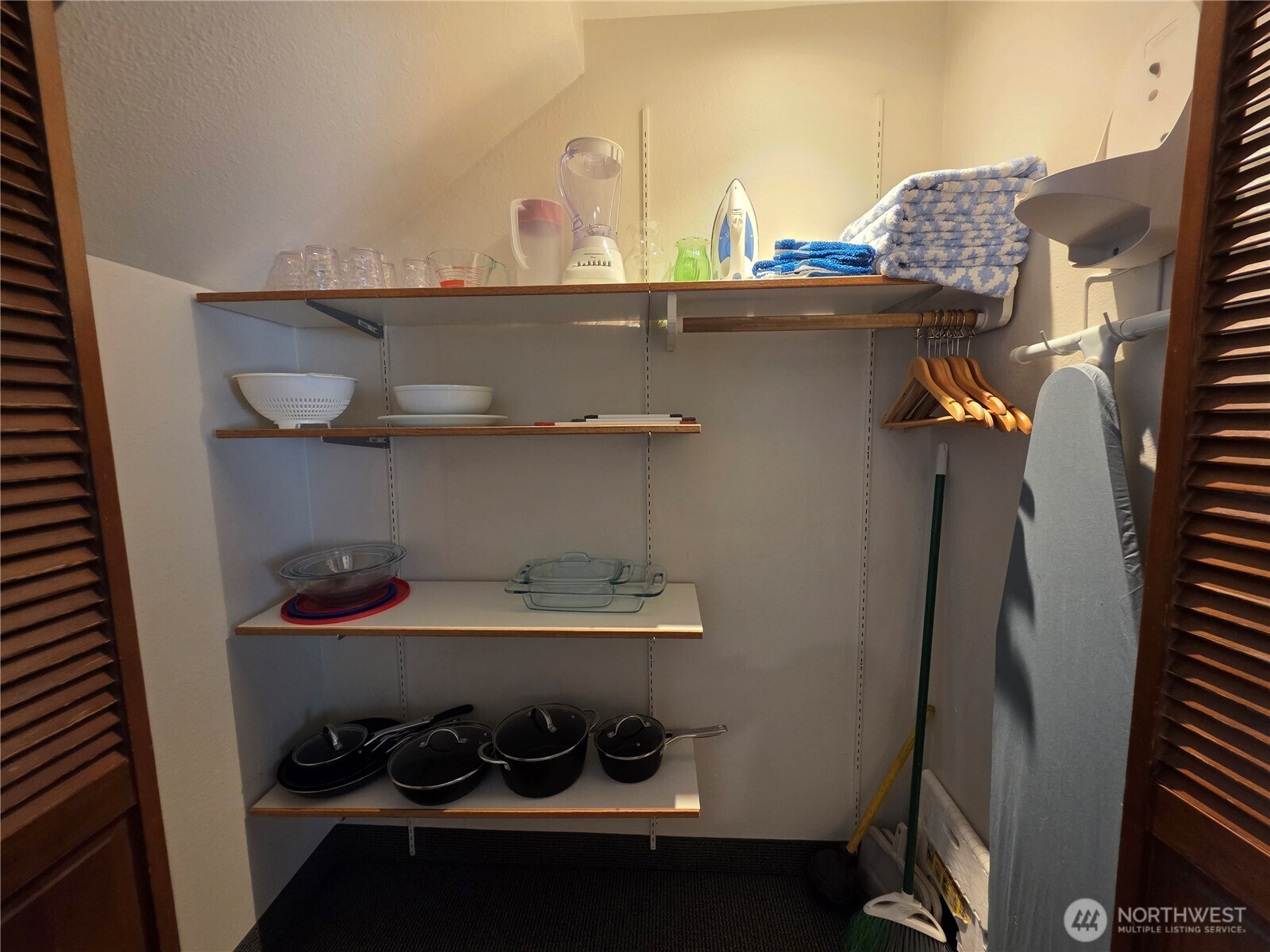 1 Nekquelekin 413-e Property Photo 17