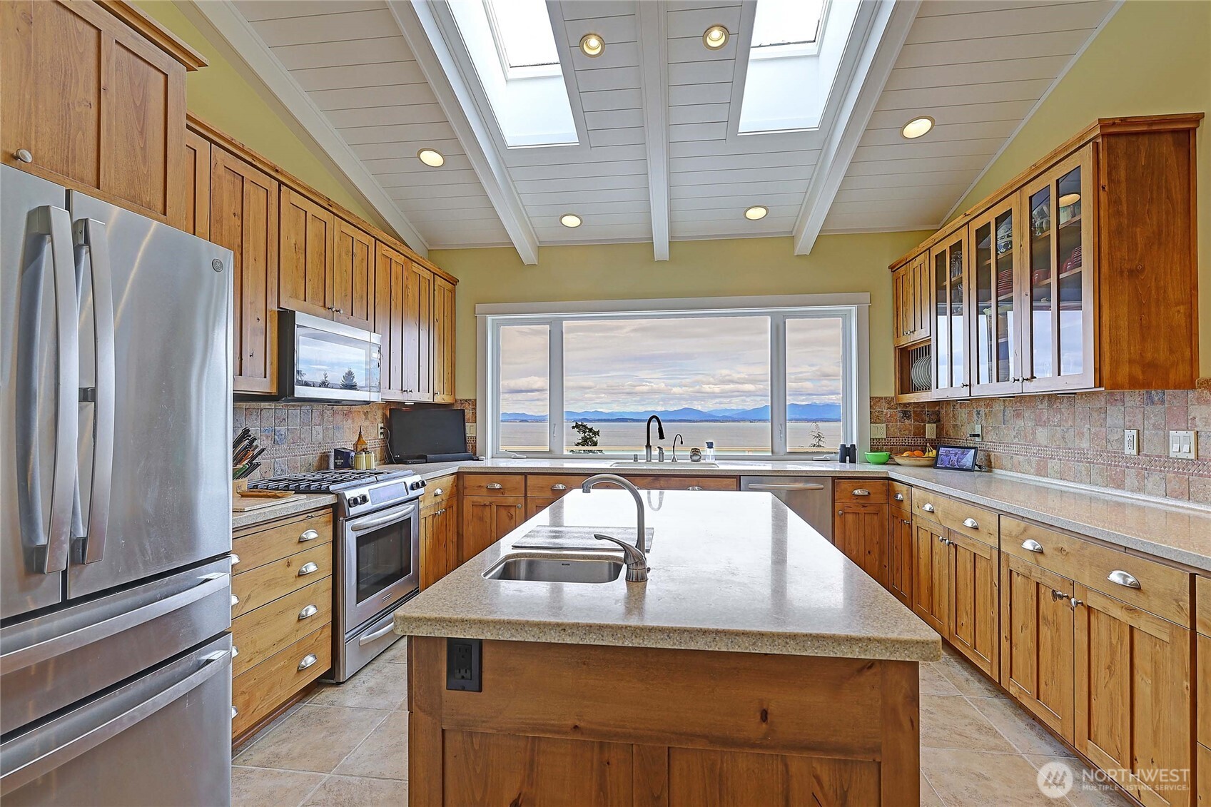 1105 Morgan Way Property Photo 23