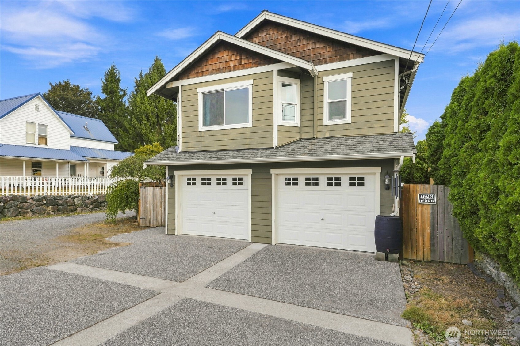 109 E Pioneer Street Property Photo 2