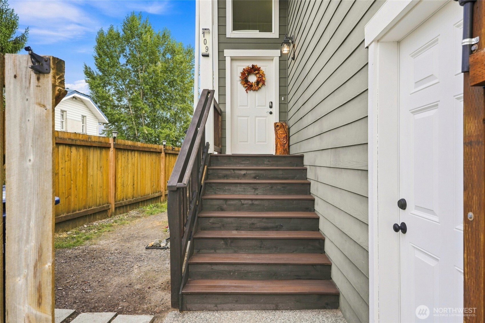 109 E Pioneer Street Property Photo 4
