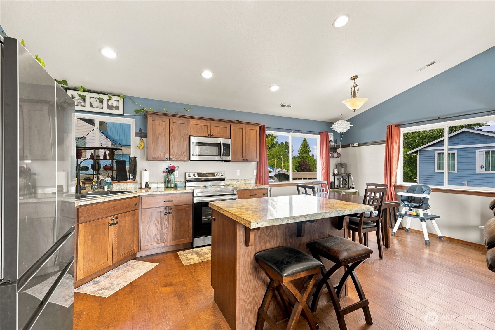 109 E Pioneer Street Property Photo 14