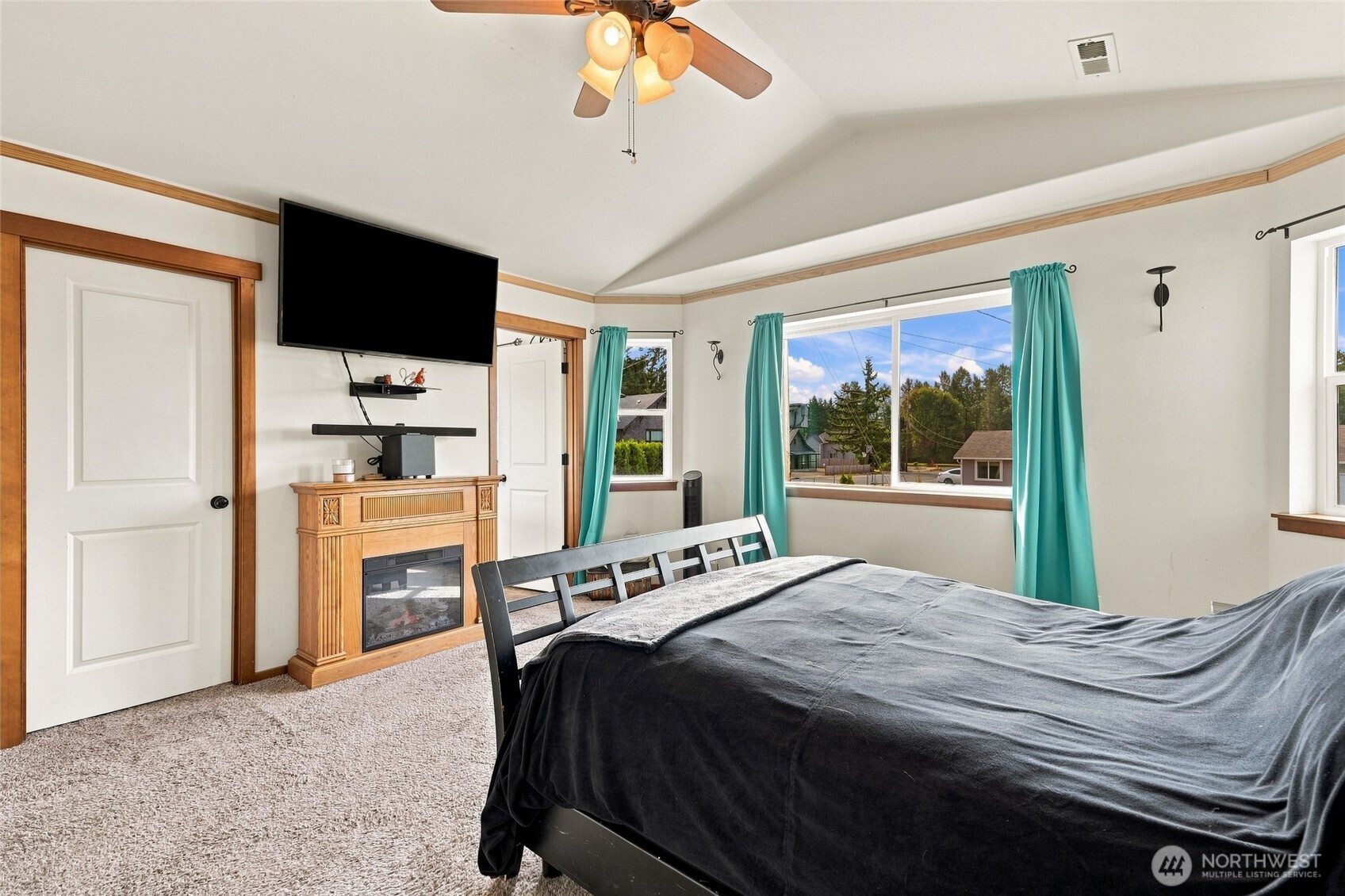 109 E Pioneer Street Property Photo 18