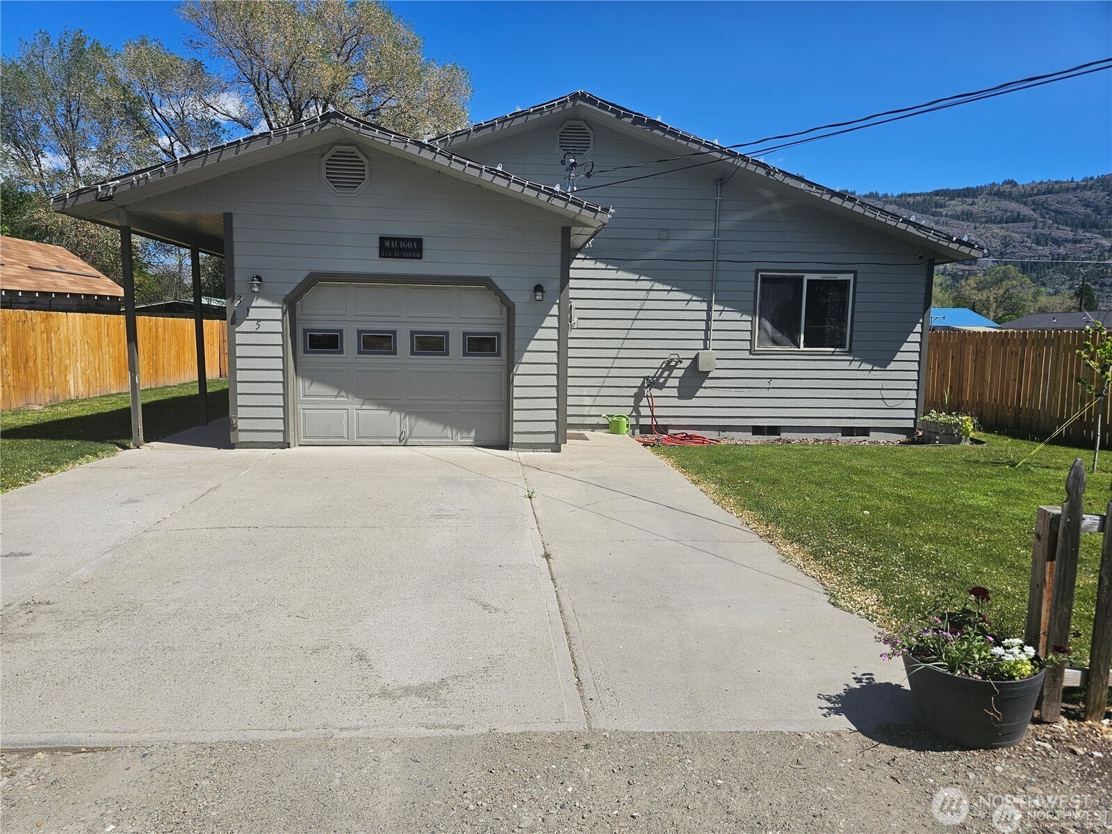 315 Juniper Street Property Photo 3